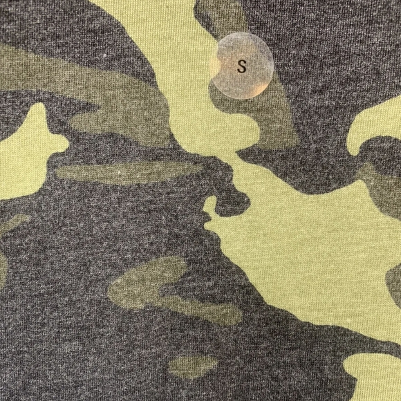 Aeropostale Short Sleeve Camo T Shirt Mens Size Small NWT - Picture 7 of 7